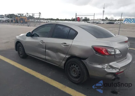 2013 Mazda 3 I Sport z USA, uszkodzony, nr VIN JM1BL1U77D1772766